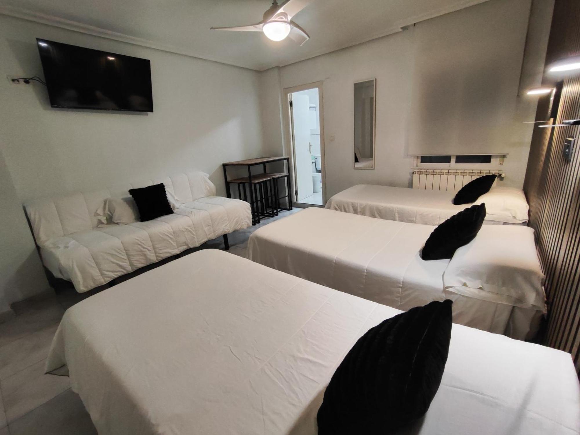 Hostal Lucy Сантандер Экстерьер фото
