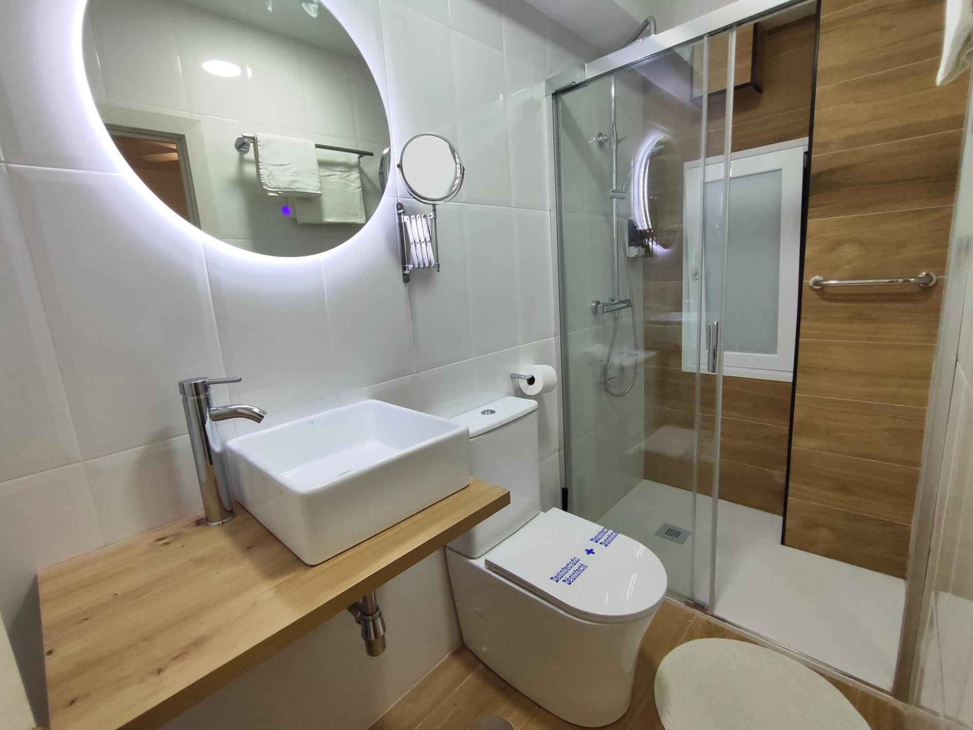Hostal Lucy Сантандер Экстерьер фото
