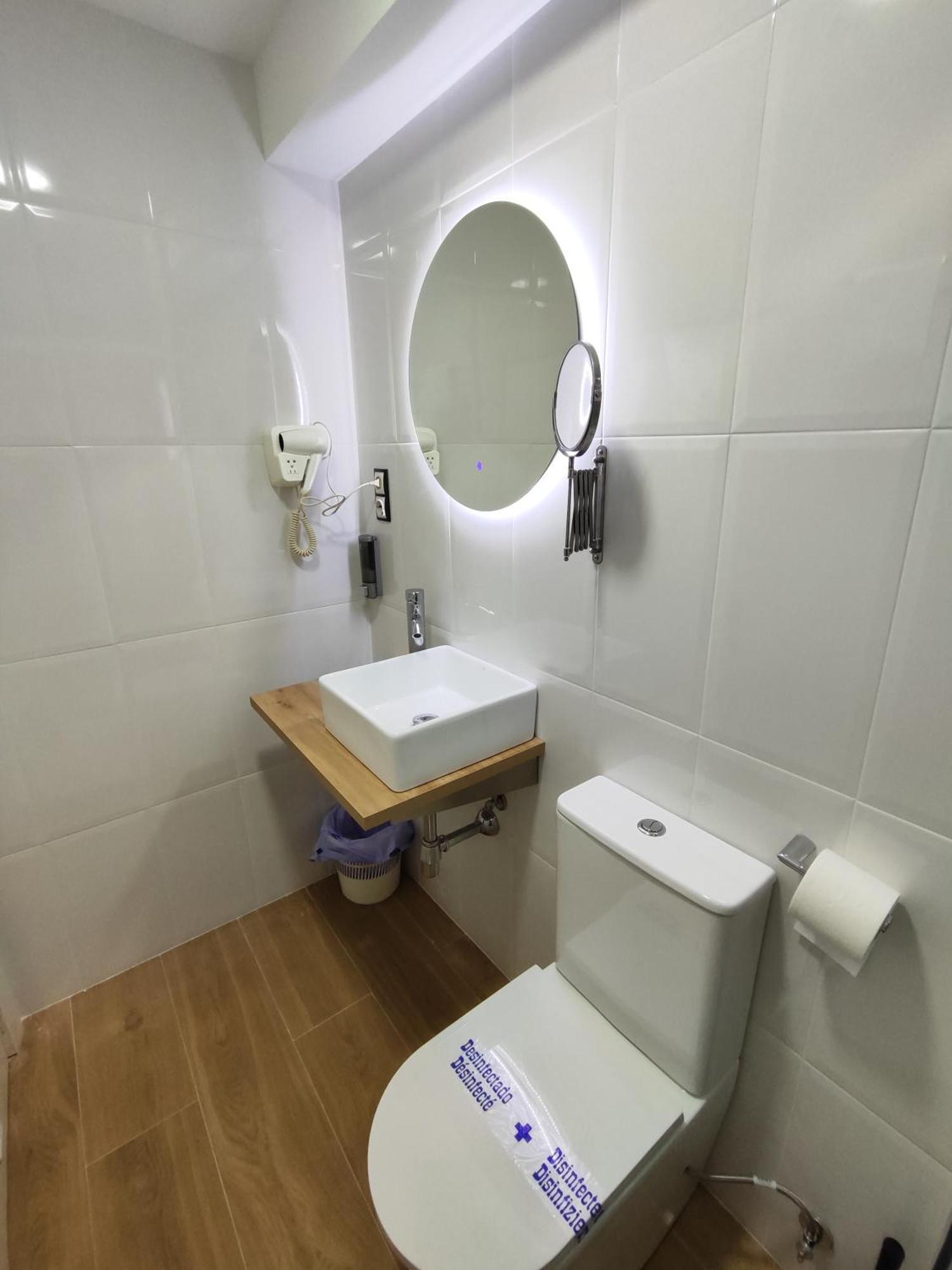 Hostal Lucy Сантандер Экстерьер фото