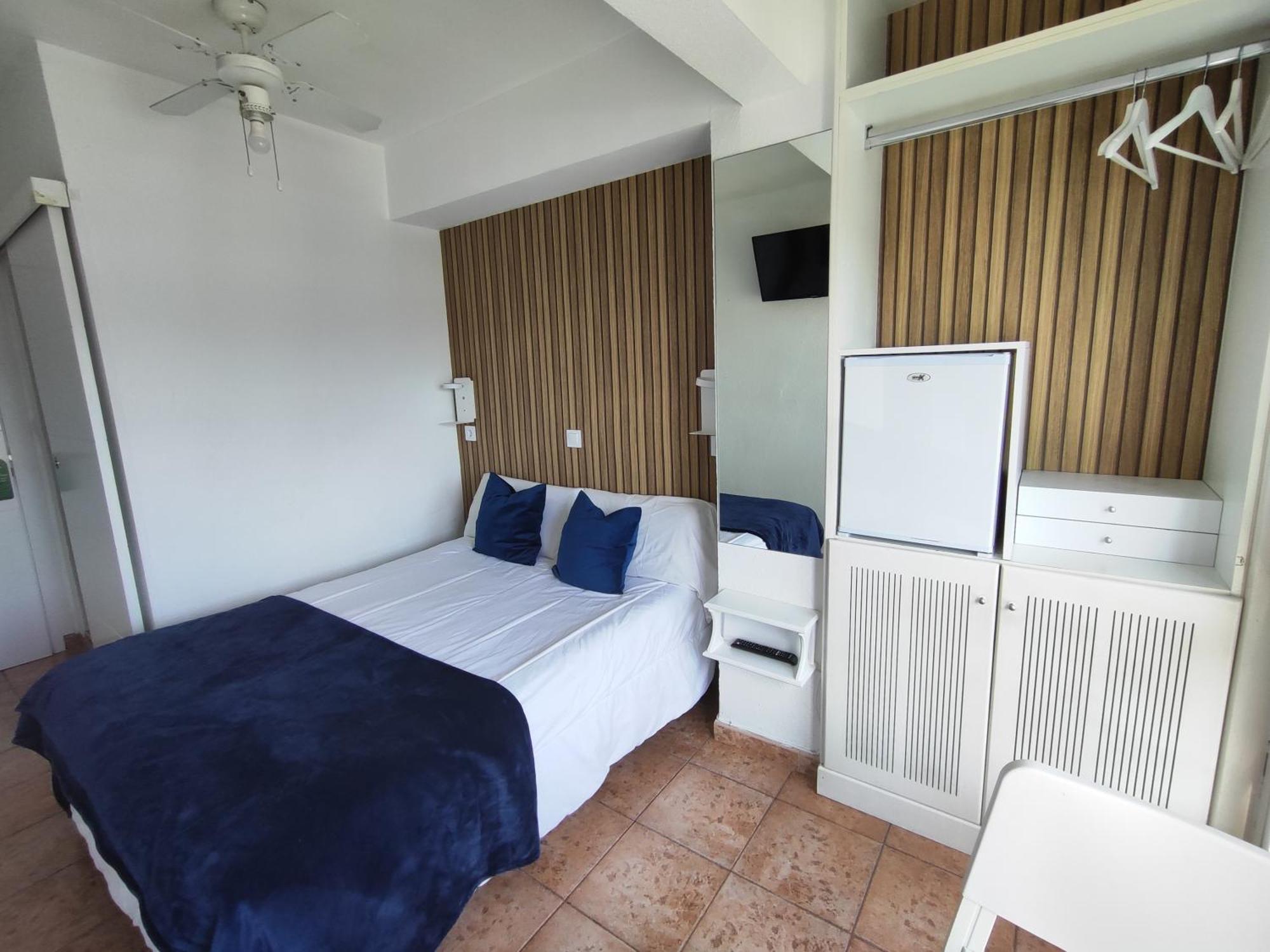 Hostal Lucy Сантандер Экстерьер фото
