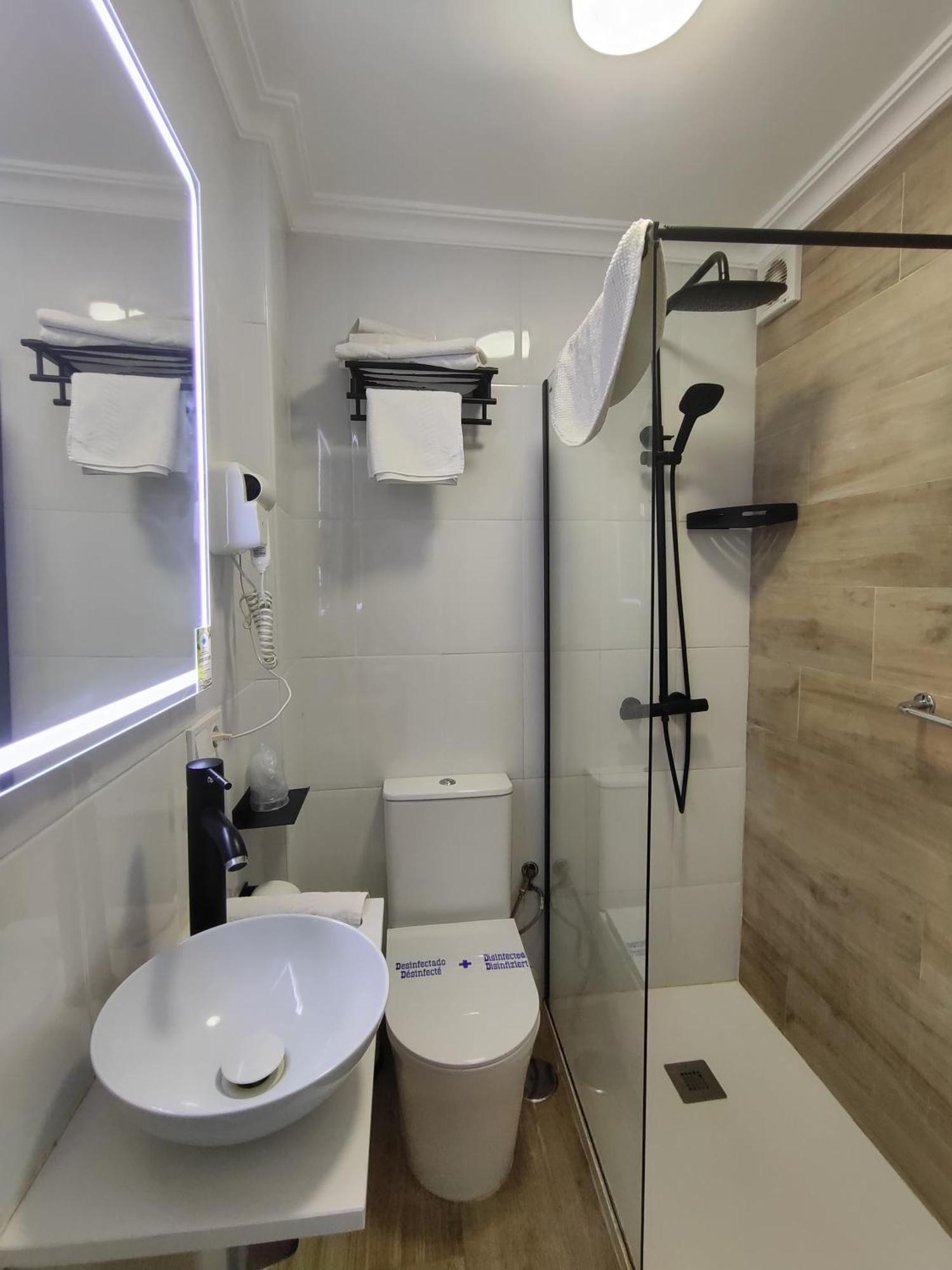 Hostal Lucy Сантандер Экстерьер фото