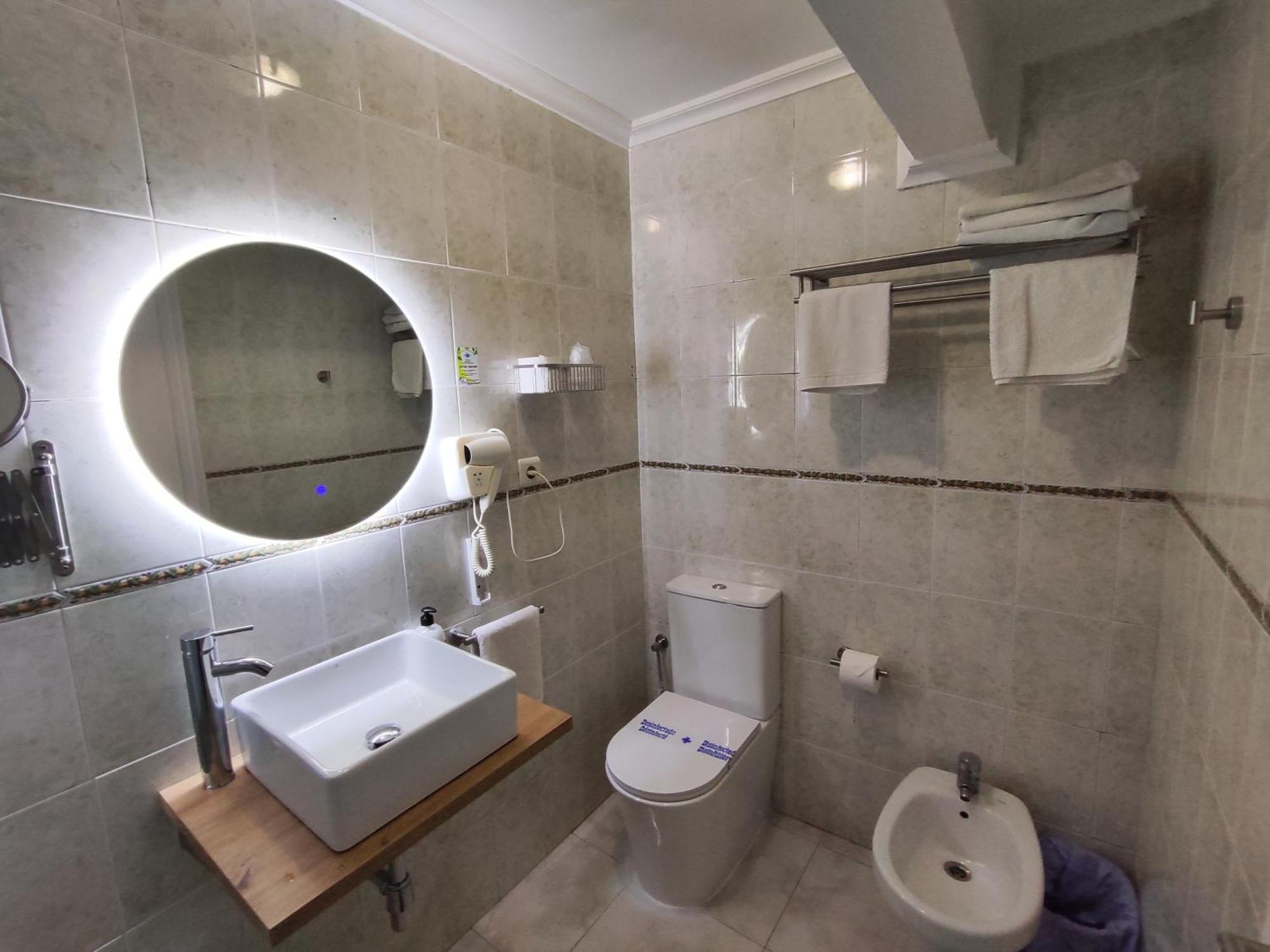Hostal Lucy Сантандер Экстерьер фото